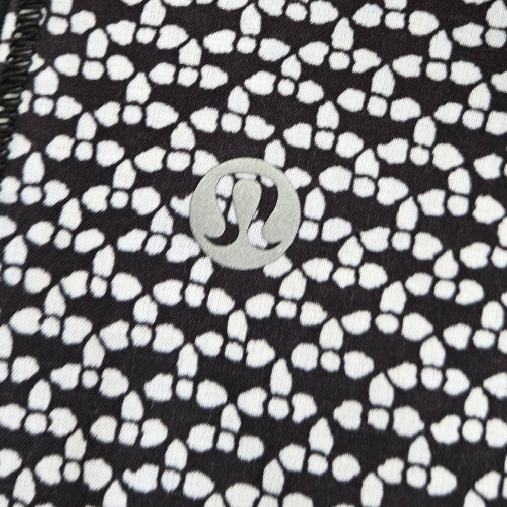 Lululemon Real Quick Short Size 4 in Monochromic Black - Picture 8 of 9